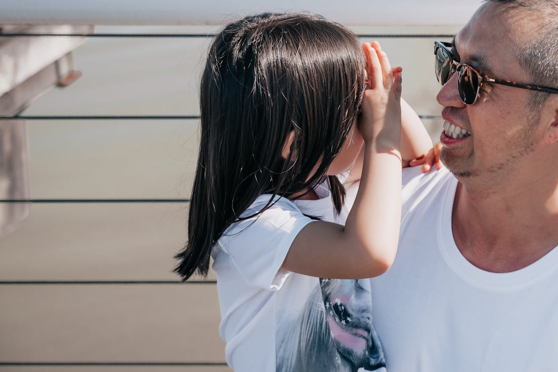 Vater und Tochter glücklich zusammen