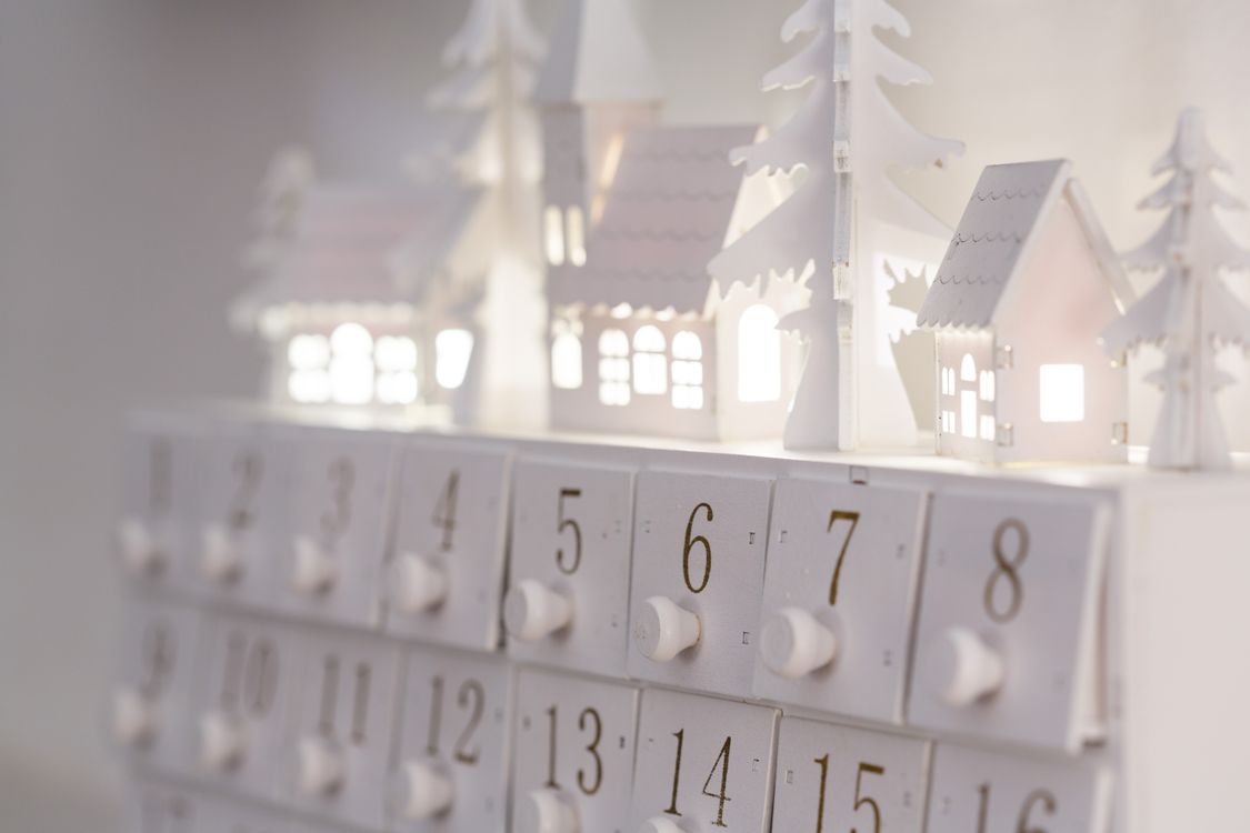 Cover: Adventskalender füllen: 23 Türchen, ein letztes Türchen 24
