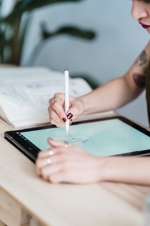 Digitales Zeichnen auf einem Tablet